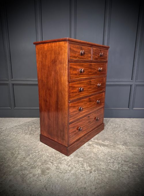 VICTORIAN MAHOGANY CHEST OF DRAWERS - ADDITIONAL PHOTO 1