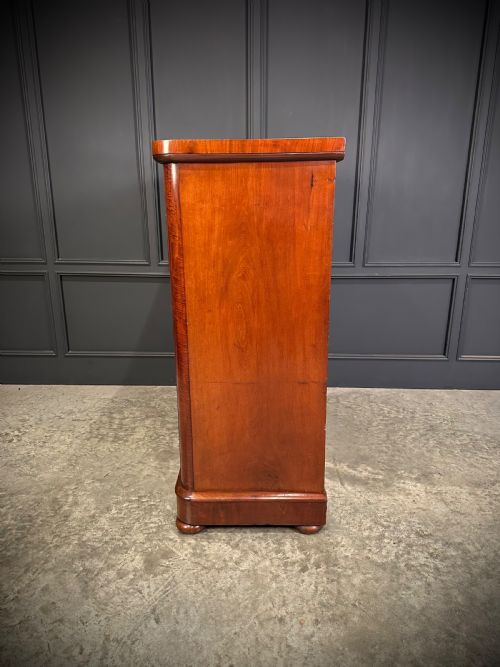 LARGE VICTORIAN FLAME MAHOGANY CHEST OF DRAWERS - ADDITIONAL PHOTO 9