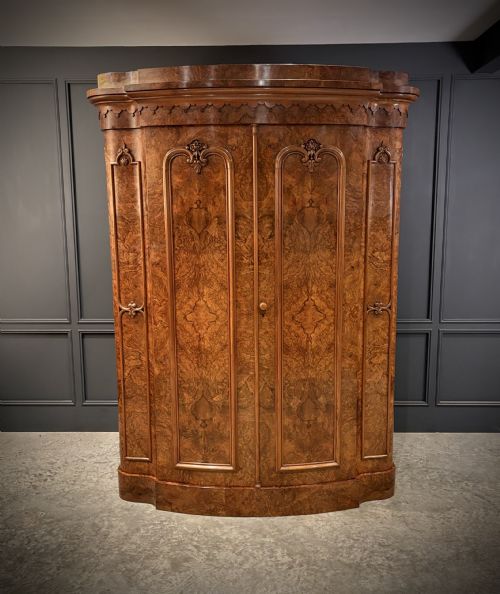 LARGE VICTORIAN BOW FRONT WALNUT WARDROBE - ADDITIONAL PHOTO 1
