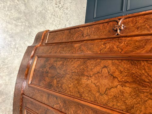 LARGE VICTORIAN BOW FRONT WALNUT WARDROBE - ADDITIONAL PHOTO 2