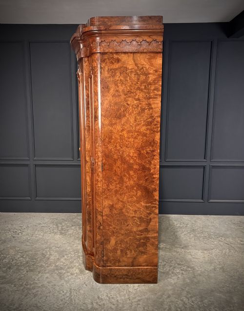 LARGE VICTORIAN BOW FRONT WALNUT WARDROBE - ADDITIONAL PHOTO 9