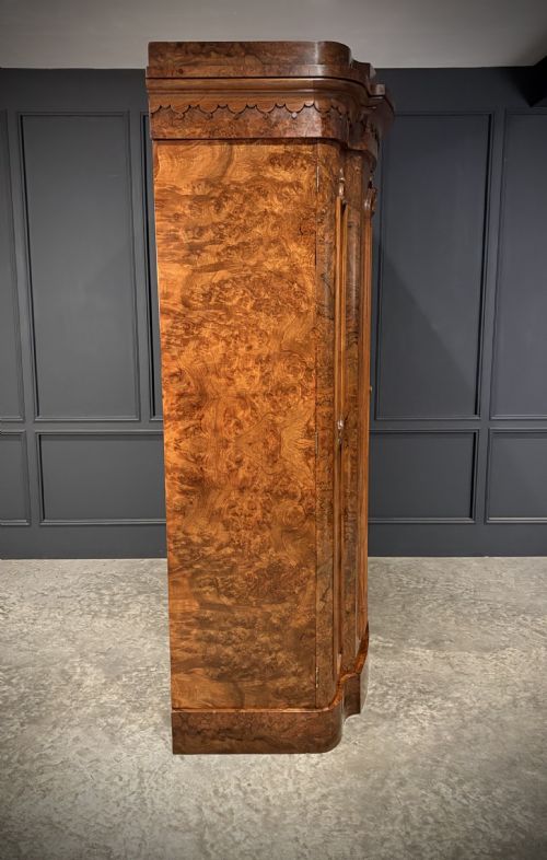 LARGE VICTORIAN BOW FRONT WALNUT WARDROBE - ADDITIONAL PHOTO 11