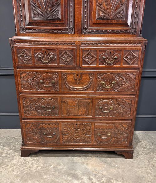 18TH CENTURY CARVED OAK HOUSEKEEPERS CUPBOARD - ADDITIONAL PHOTO 3