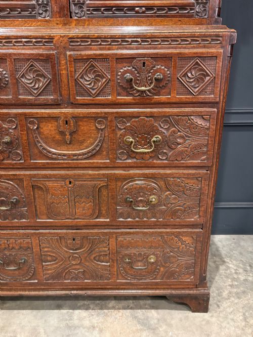 18TH CENTURY CARVED OAK HOUSEKEEPERS CUPBOARD - ADDITIONAL PHOTO 4