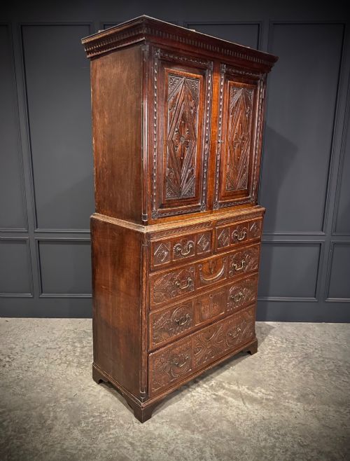 18TH CENTURY CARVED OAK HOUSEKEEPERS CUPBOARD - ADDITIONAL PHOTO 11