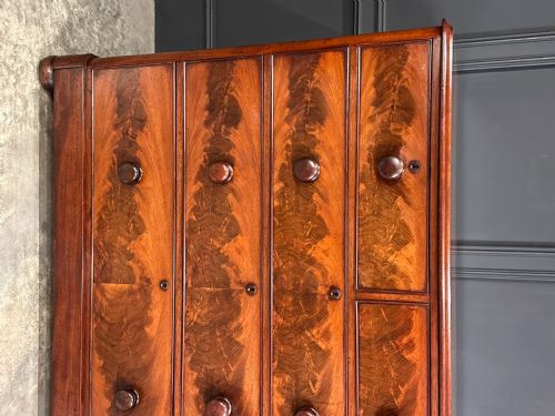 VICTORIAN MAHOGANY CHEST OF DRAWERS - ADDITIONAL PHOTO 5