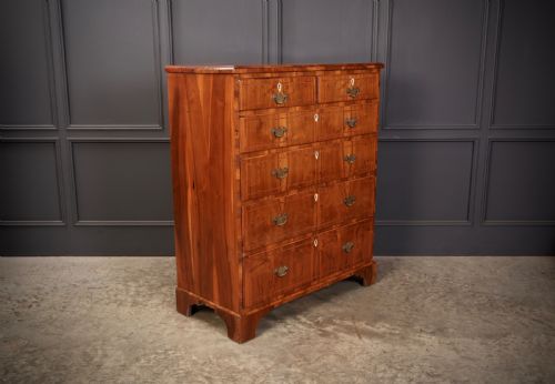 GEORGIAN WALNUT CHEST OF DRAWERS - ADDITIONAL PHOTO 1
