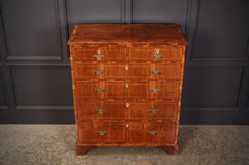 GEORGIAN WALNUT CHEST OF DRAWERS - ADDITIONAL PHOTO 3