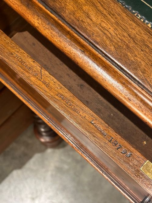 VICTORIAN FIGURED WALNUT DESK - ADDITIONAL PHOTO 9