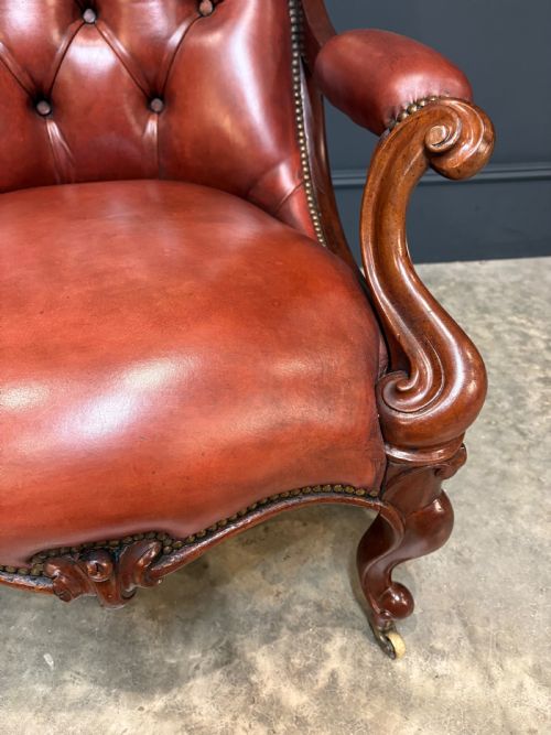PAIR OF VICTORIAN BUTTONED LEATHER LIBRARY CHAIRS - ADDITIONAL PHOTO 9