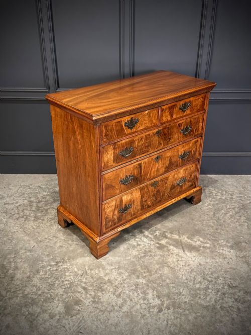 18TH CENTURY WALNUT CHEST OF DRAWERS - ADDITIONAL PHOTO 1