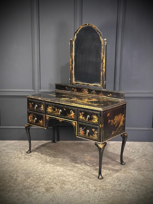 CHINOISERIE LACQUERED DRESSING TABLE