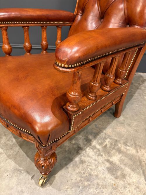 PAIR OF OAK BUTTONED LEATHER LIBRARY ARMCHAIRS - ADDITIONAL PHOTO 8