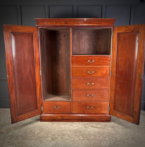 WILLIAM IV MAHOGANY WARDROBE - ADDITIONAL PHOTO 1