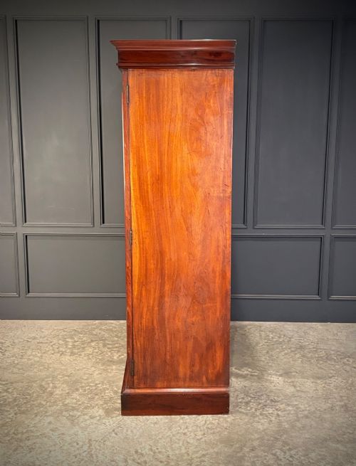 WILLIAM IV MAHOGANY WARDROBE - ADDITIONAL PHOTO 3