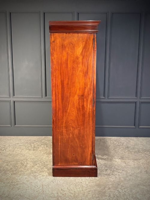 WILLIAM IV MAHOGANY WARDROBE - ADDITIONAL PHOTO 5