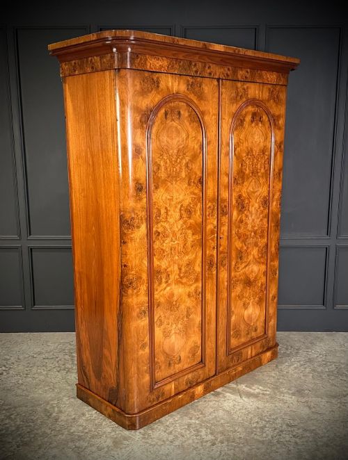 SUPERB VICTORIAN FIGURED WALNUT WARDROBE