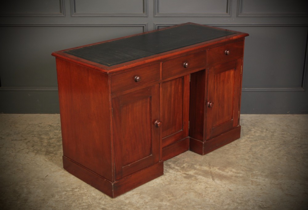 Early Victorian Mahogany Kneehole Desk 