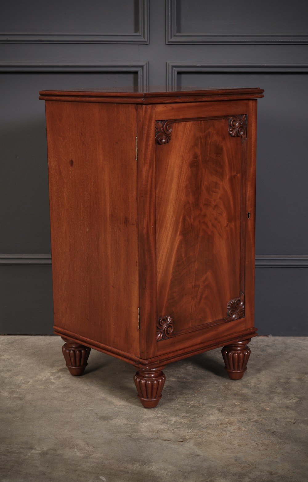 Pair of Regeny Mahogany Bedside Cabinets View VIII