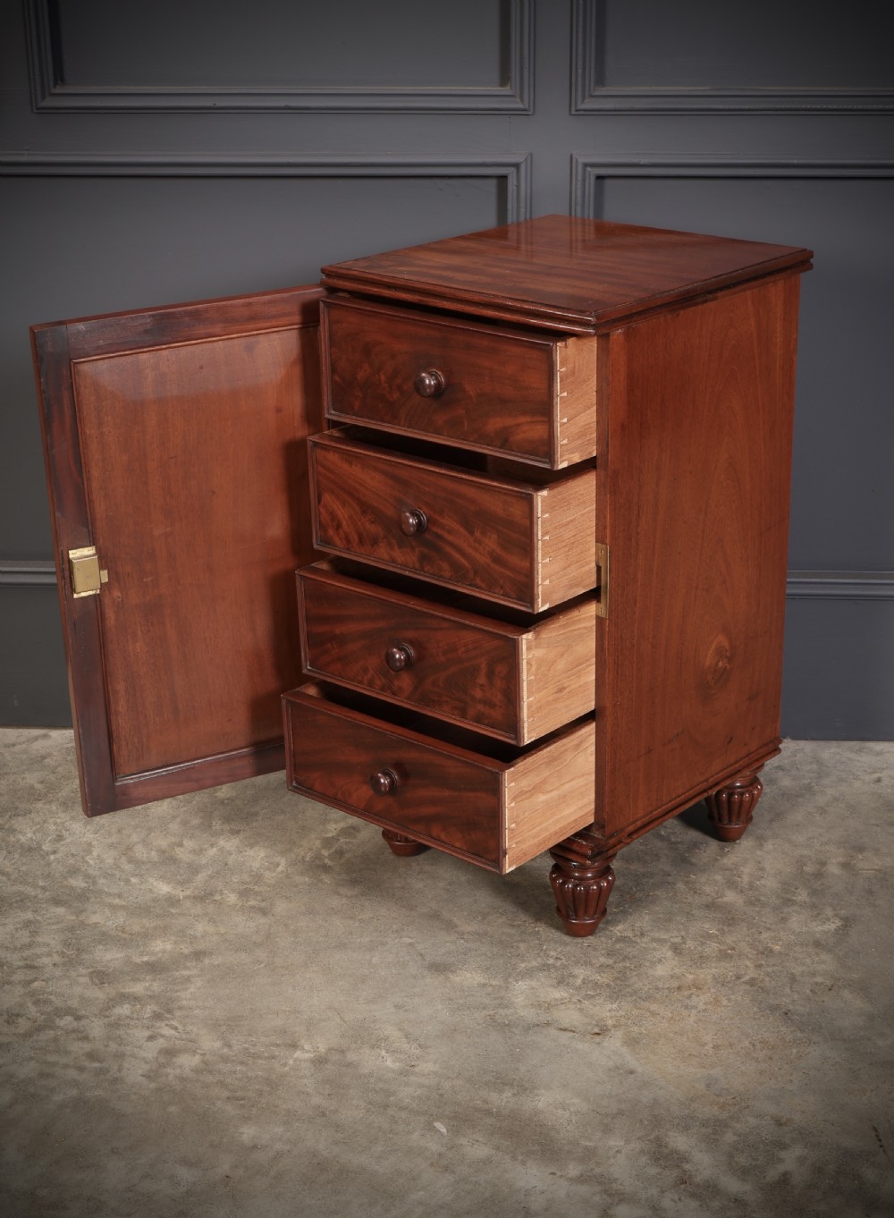 Pair of Regeny Mahogany Bedside Cabinets View XIV