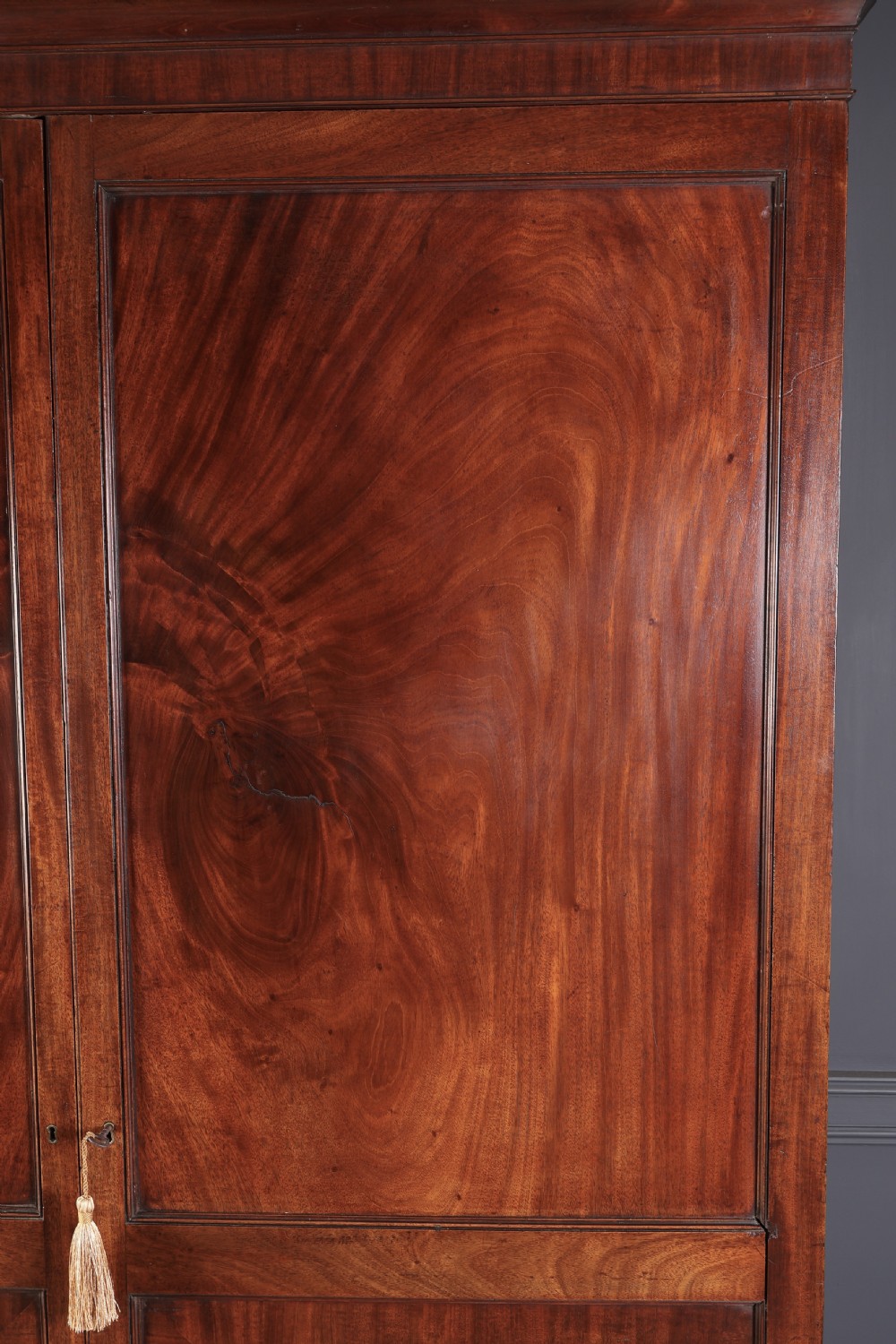 18th Century Mahogany & Amboyna Wardrobe View VI