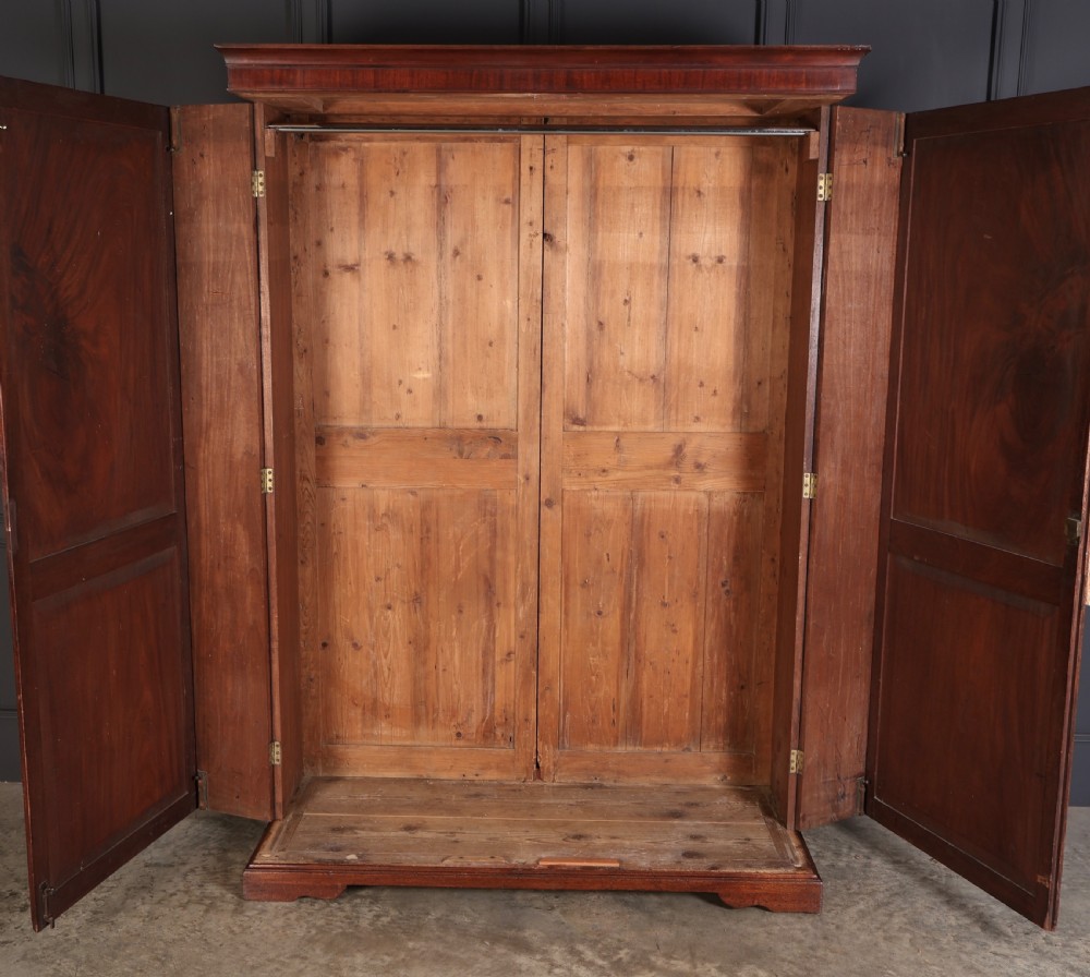 18th Century Mahogany & Amboyna Wardrobe View VIII