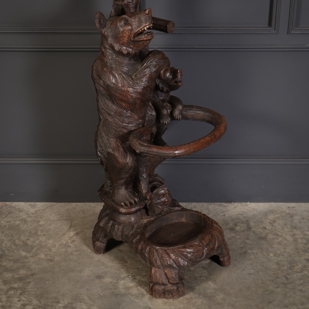 Black Forest Bear Hallstand View II