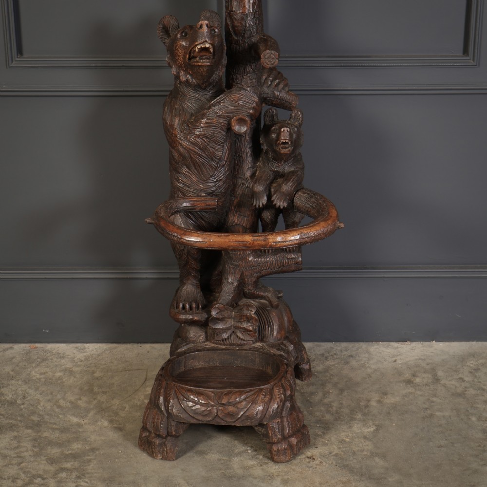 Black Forest Bear Hallstand View III