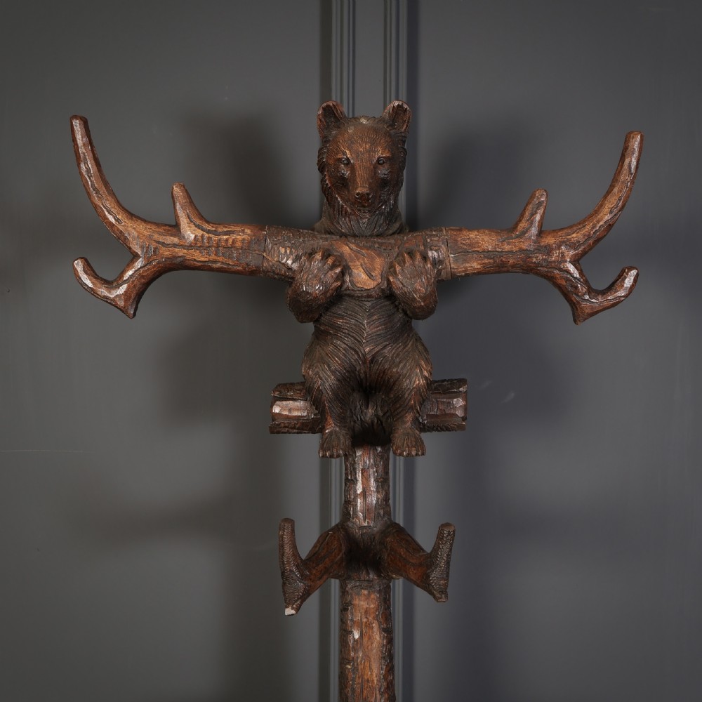 Black Forest Bear Hallstand View VIII