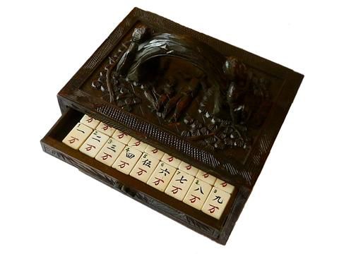 fig 1. Chinese Export Mahjong Set, Shanghai, 1920s