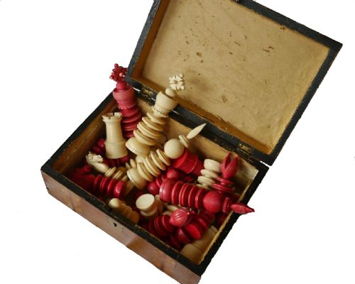 fig 1. A Fine Large Ivory 'Lund Pattern' Chess Set, circa 1830