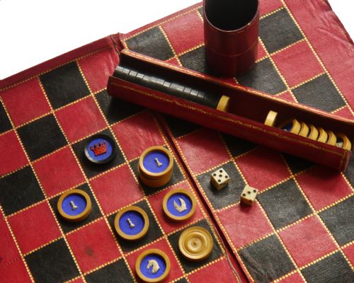 fig 2. Antique Jaques Portable BCD Travelling Chess Set