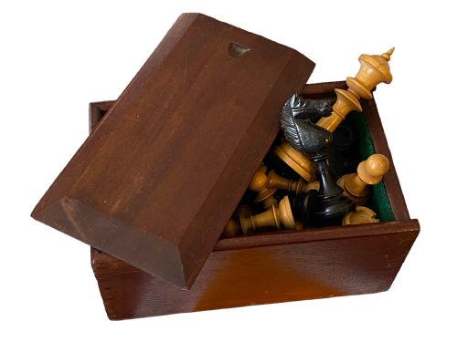 fig 1. ‘Edinburgh Upright’ Boxwood & Ebony Chess Set, 19th century