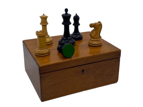 fig 1. Jaques Staunton Weighted Boxwood & Ebony Chess Set, early 1900s