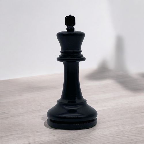 fig 2. Jaques Boxwood & Ebony Staunton Chess Set, circa 1900-1925