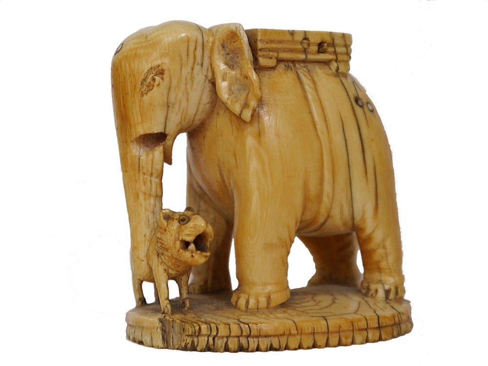 Antique Indian 'Tiger Hunt' Chess King, Late 18th century