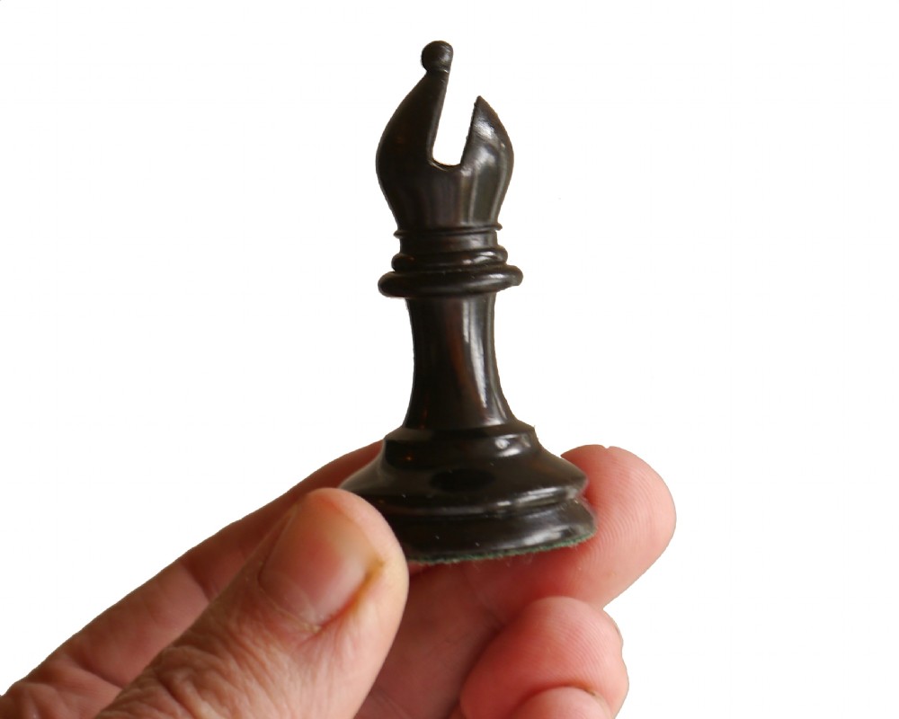 Jaques Staunton Weighted Boxwood & Ebony Chess Set, circa 1865-70 View XI