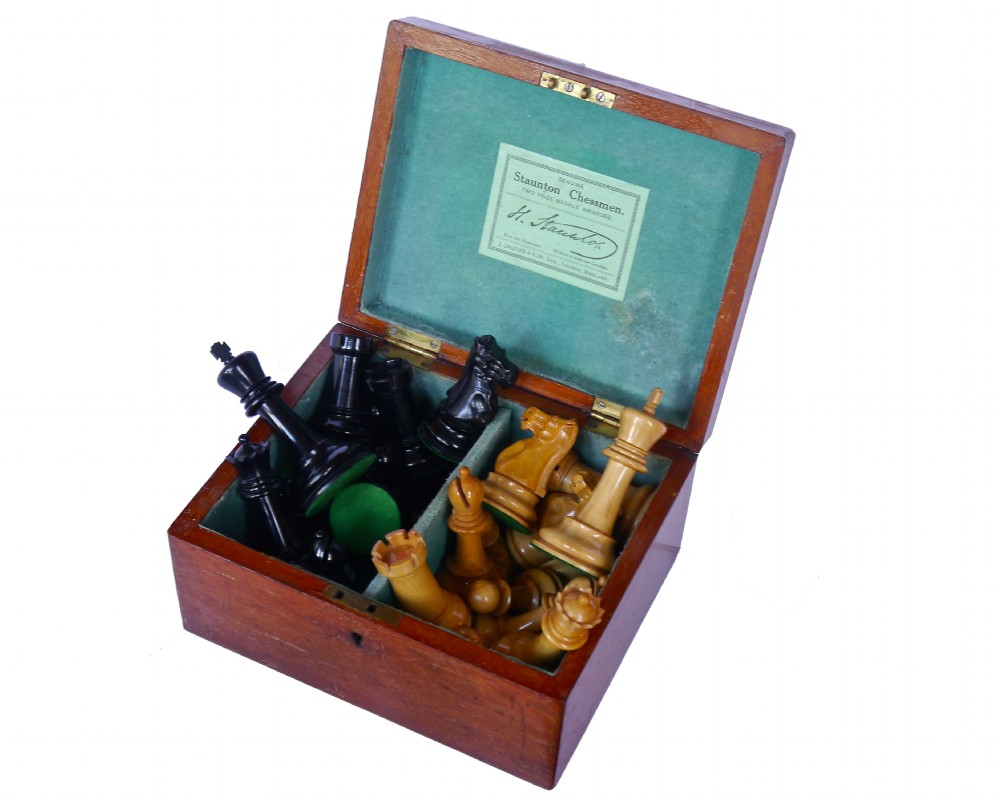 Jaques Staunton Boxwood & Ebony Chess Set, 1920s View XII