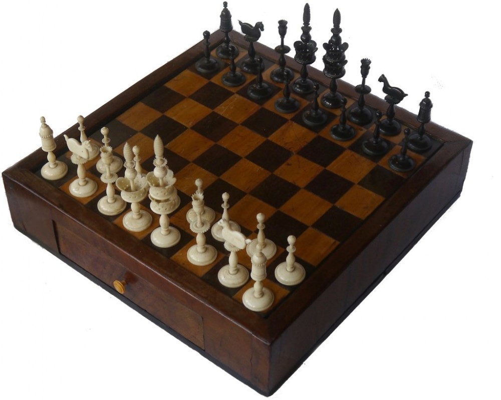 Rare ‘Selenus’ ‘Rocking Horse’ Chess Set, German, circa 1830