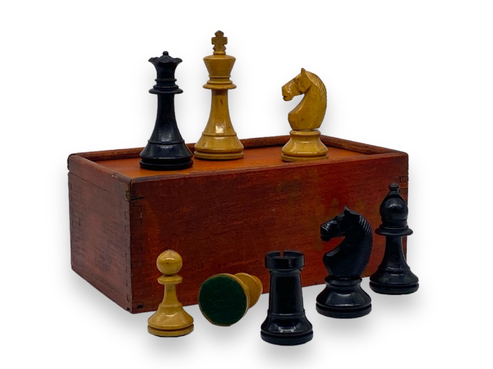 'Staunton Pattern' Boxwood Chess Set, 1920s