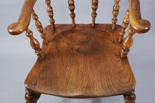fig 2. 19thc Smokers Bow Windsor chair