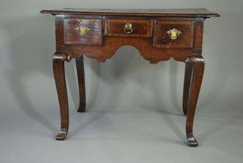 fig 1. 18thc oak & walnut banded lowboy of good patina