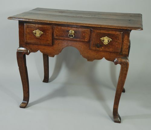 fig 2. 18thc oak & walnut banded lowboy of good patina