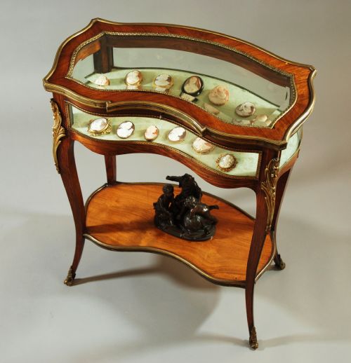 fig 1. Late 19thc French bijouterie table of fine quality