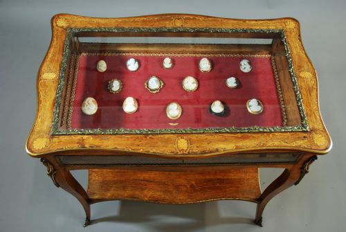 fig 2. Late 19thc English bijouterie table