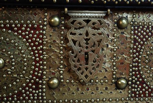 fig 2. Mid 18thc highly decorative Sinhalese traders chest