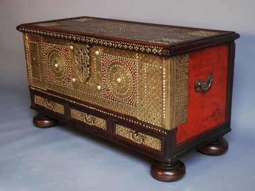 fig 4. Mid 18thc highly decorative Sinhalese traders chest