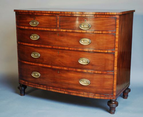 Late 18th Century Bow Front Mahogany Chest of Drawers of Fine Quality