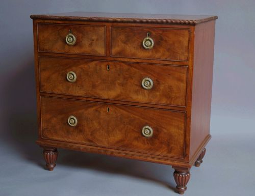 Fine Quality Mahogany Chest of Drawers of Small Proportions