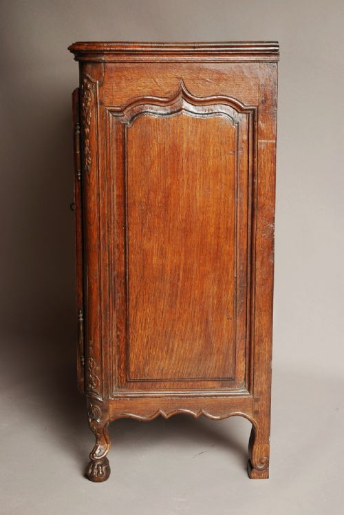 fig 3. French mid 18th century oak buffet